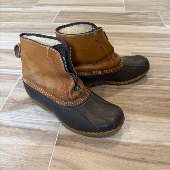 L.L. Bean Men's Leather Waterproof Fleece Lined Boots - Picture 2 of 11